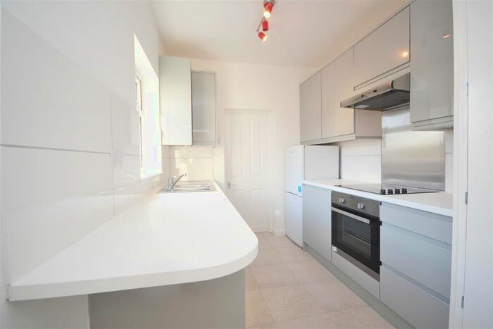 2 Bedroom Flat To Rent In Linkfield Road, Isleworth, TW7