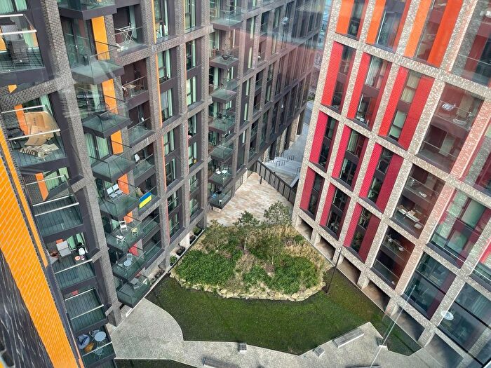 2 Bedroom Flat To Rent In Charles Clowes Walk, London, SW11