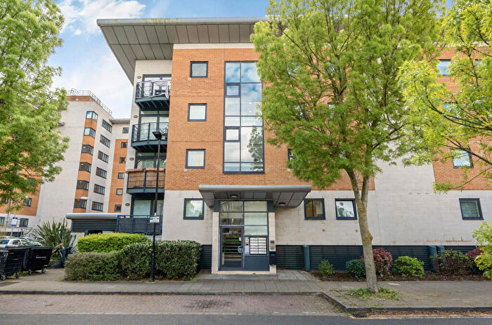 2 Bedroom Apartment For Sale In Fishguard Way, Fishguard, Royal Docks, E16