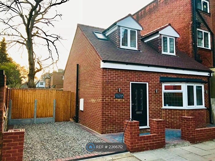 1 Bedroom Bungalow To Rent In Valentines Road, Ilford, IG1