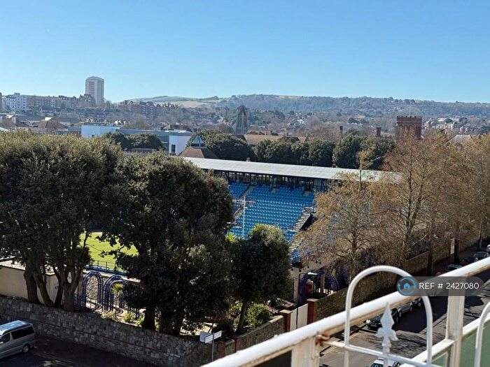 1 Bedroom Flat To Rent In Park Lodge, Eastbourne, BN21