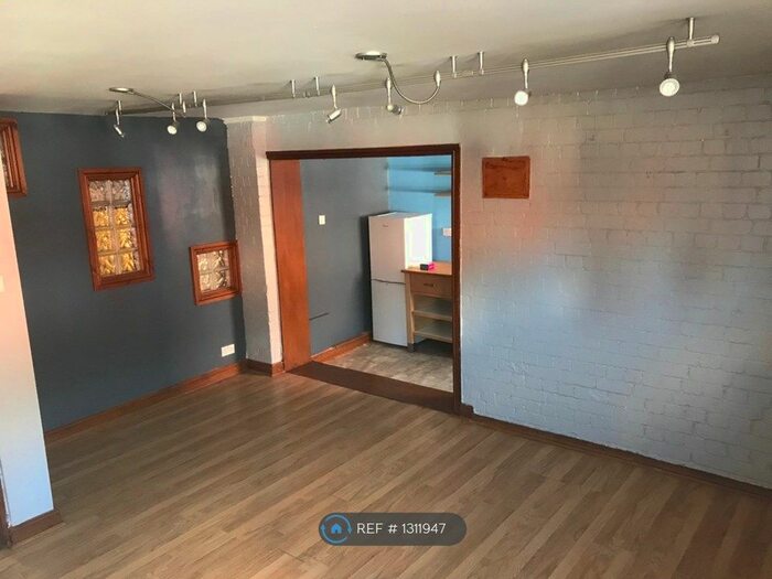 2 Bedroom Flat To Rent In The Chapel, Newark NG24