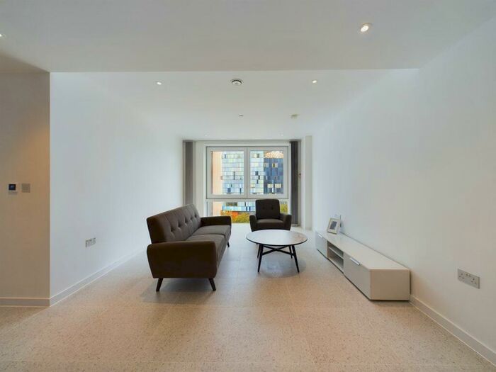 2 Bedroom Flat To Rent In Cendal Crescent, Whitechapel, – Bedrooms Flat, E1