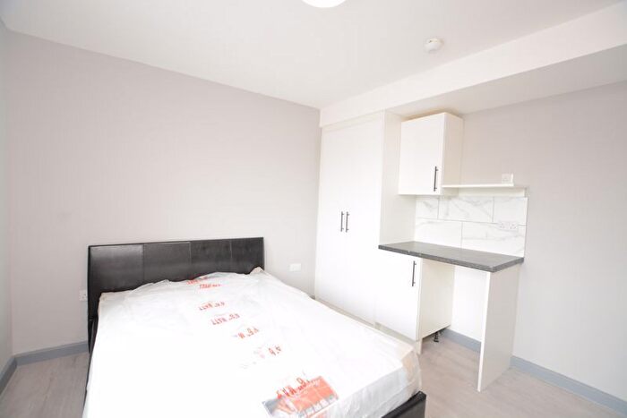 1 Bedroom Property To Rent In Packhorse Road, Gerrards Cross, SL9