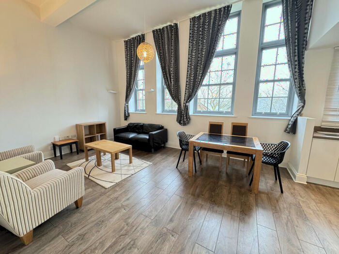 2 Bedroom Apartment To Rent In Victoria Gardens, Leeds, LS6
