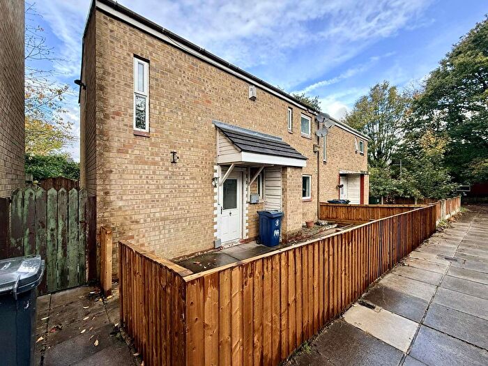 3 Bedroom Semi-detached House To Rent In Inglewhite, Skelmersdale, WN8