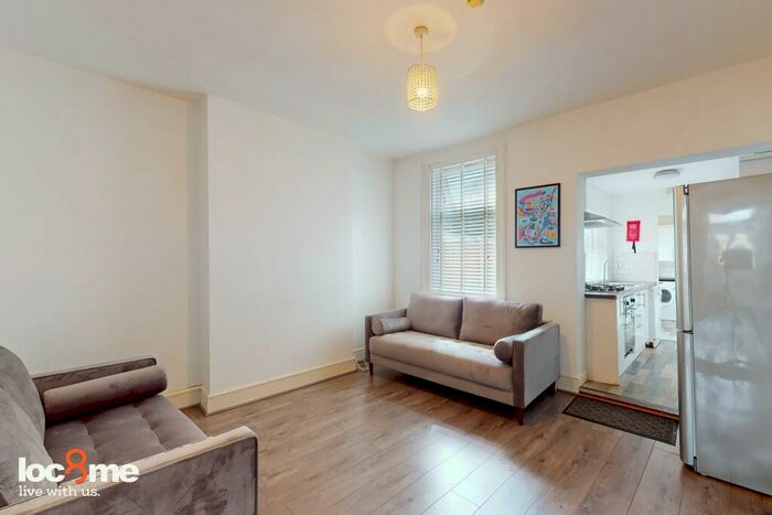 5 Bedroom House To Rent In Reservoir Road, Birmingham, B16