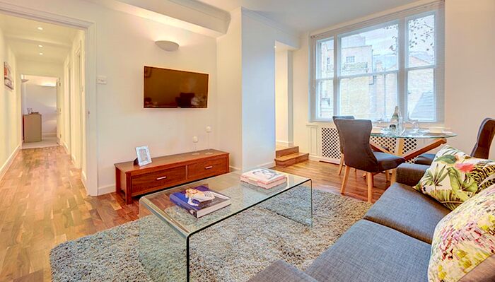 2 Bedroom Flat To Rent In Hill Street, Mayfair, London, W1J
