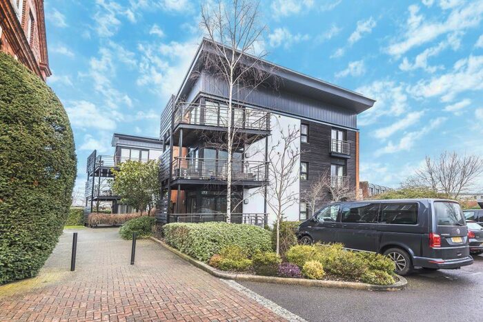2 Bedroom Apartment To Rent In Newbury, Berkshire, RG14