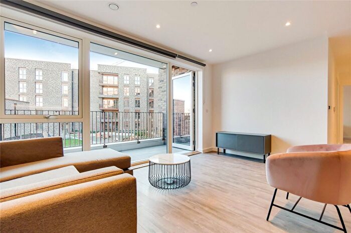 2 Bedroom Flat To Rent In Fresh Wharf Road, Barking, Essex, IG11