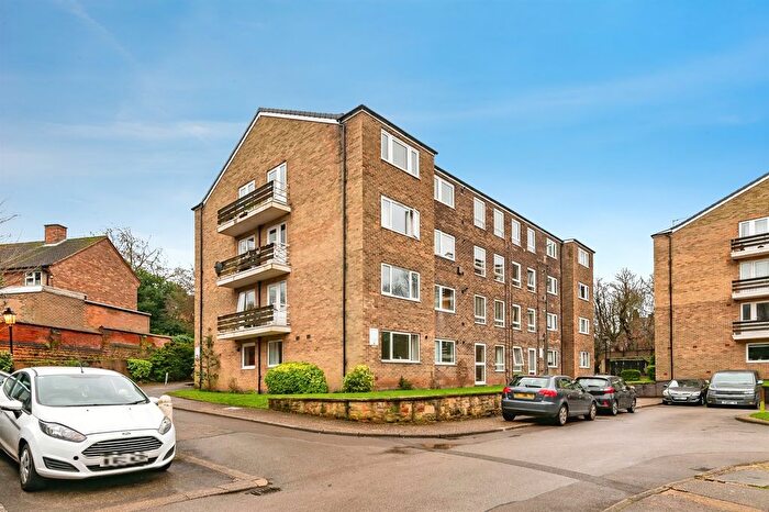 2 Bedroom Flat For Sale In Redcliffe Road, Nottingham, NG3