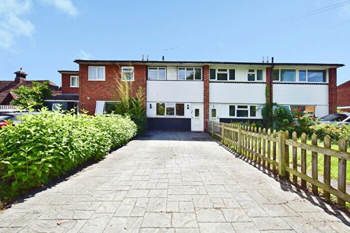 3 Bedroom Terraced House For Sale In New Road, Aylesford, Kent, ME20