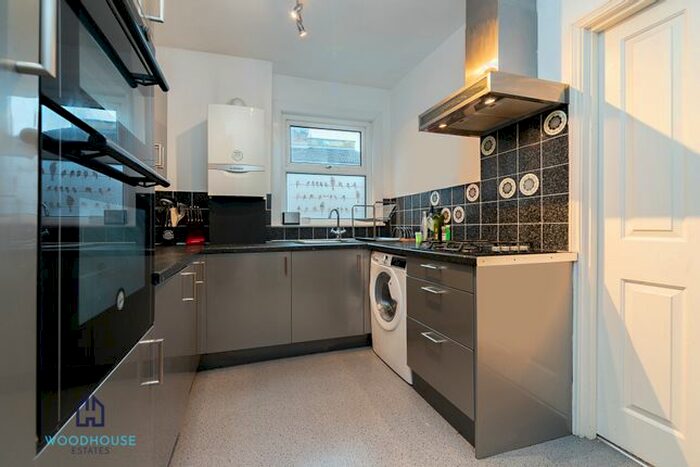 3 Bedroom Flat To Rent In Cranhurst Road, London, NW2