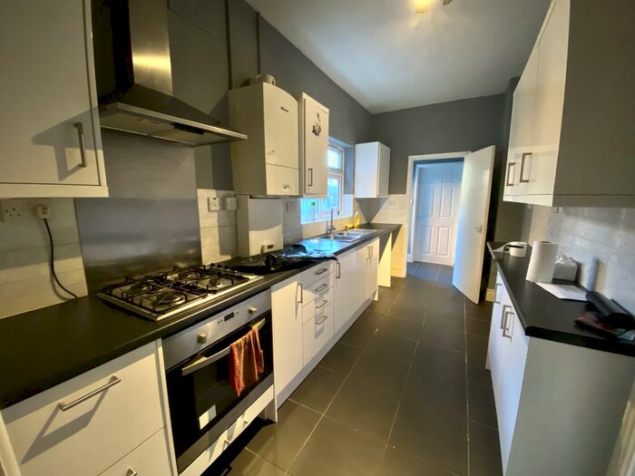 3 Bedroom House To Rent In Branksome Avenue, Birmingham, B21