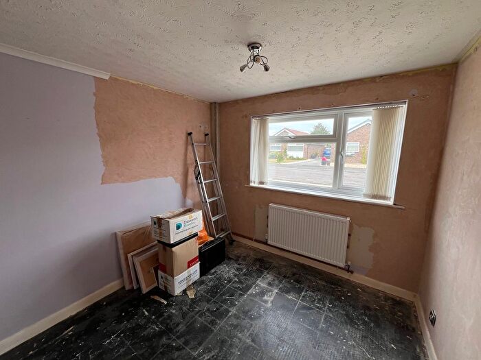 2 Bedroom Detached Bungalow For Sale In Woodpecker Drive, Weston-Super-Mare, BS22