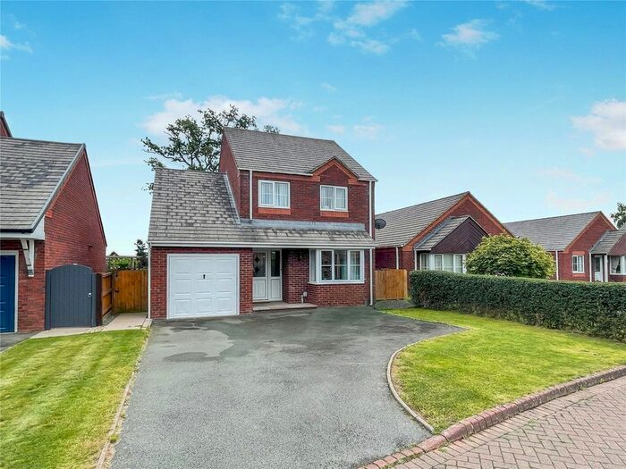 3 Bedroom Detached House For Sale In Vyrnwy Crescent, Four Crosses, Llanymynech, Powys, SY22