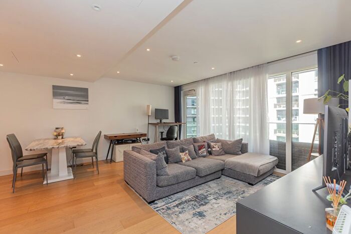 1 Bedroom Flat To Rent In White City Living, Lincoln Apartments, Fountain Park Way, White City, W12