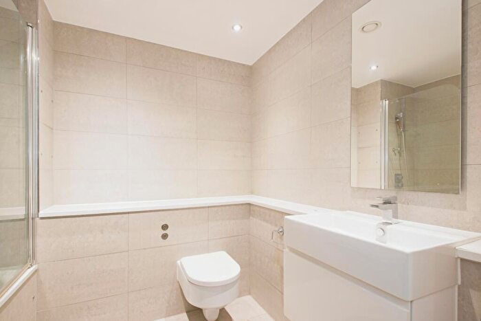 1 Bedroom Flat For Sale In Love Lane, London, SE18