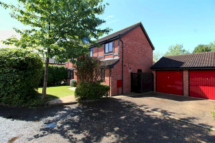 4 Bedroom Detached House To Rent In Countisbury, Furzton, Milton Keynes, MK4
