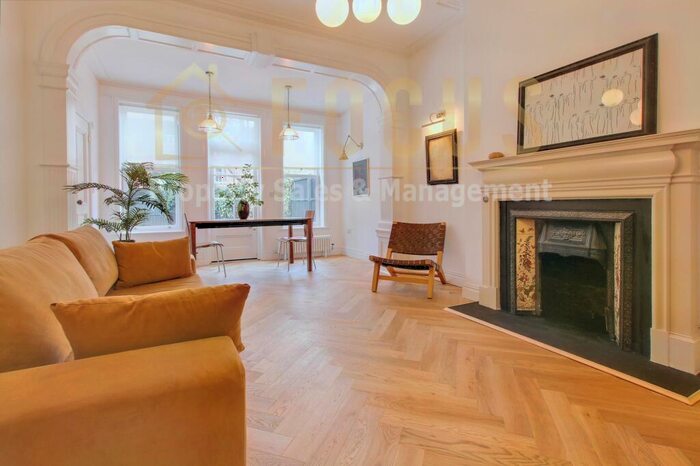 2 Bedroom Flat To Rent In Woodland Avenue, Leicester, LE2