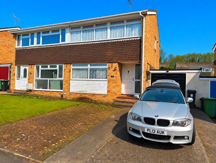 3 Bedroom Semi-Detached House For Sale In Avon Way, Thornbury, BS35