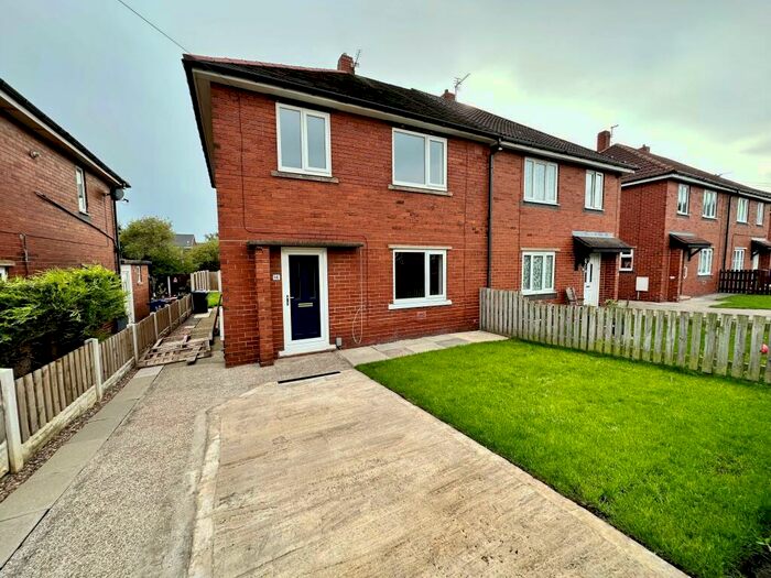 3 Bedroom Semi-Detached House To Rent In Matlock Road, Barnsley, S71