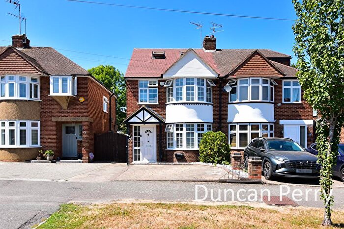 4 Bedroom Semi-Detached House For Sale In Wroxham Gardens, Potters Bar, EN6