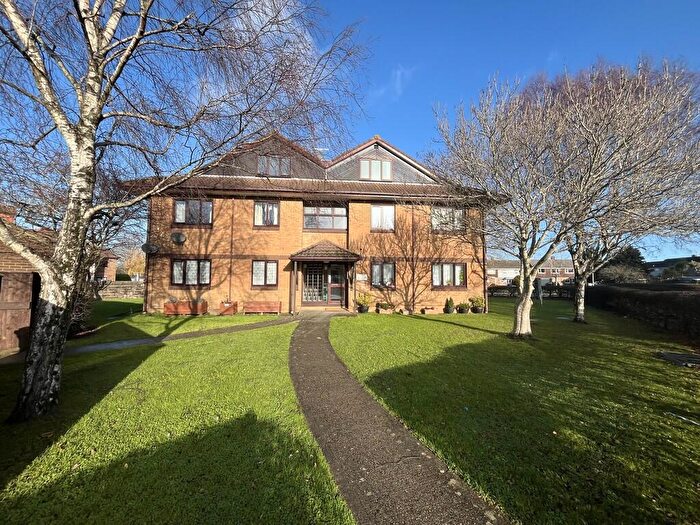 3 Bedroom Apartment For Sale In Chorley Close, Oakdale, BH15
