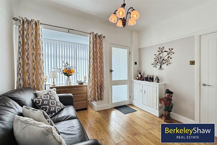 2 Bedroom Detached Bungalow For Sale In Ennerdale Drive, Liverpool, L21