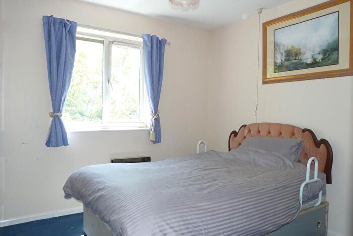 Studio To Rent In Mapesbury, London, NW2