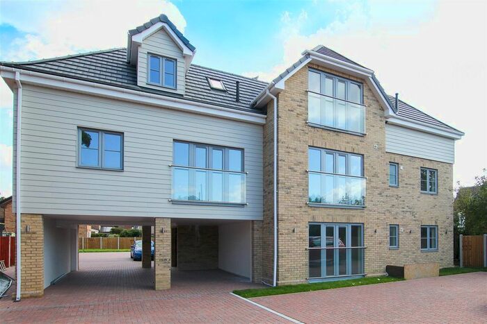 2 Bedroom Flat To Rent In Ongar Road, Kelvedon Hatch, Brentwood, CM15