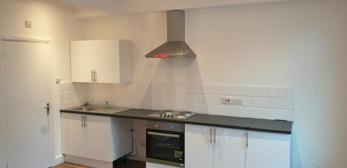 Studio To Rent In Cannon Street Road, London, E1