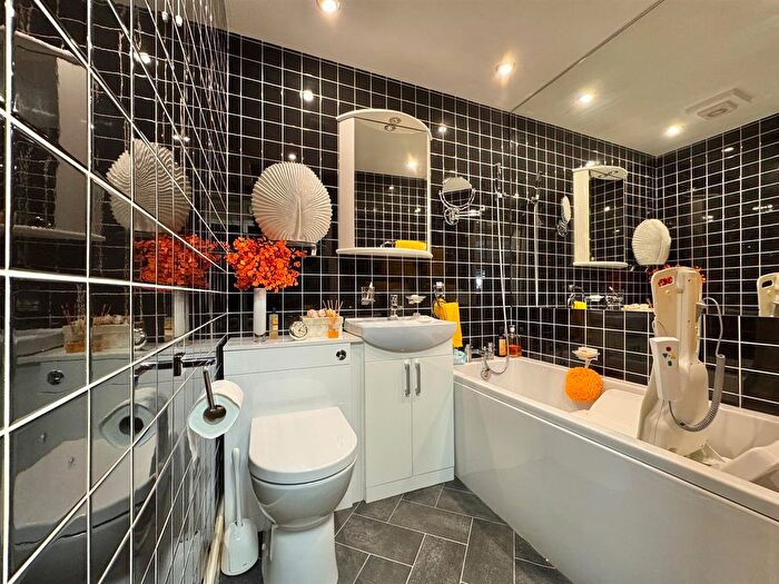 1 Bedroom Flat For Sale In Lansdowne Road, Bournemouth, BH1