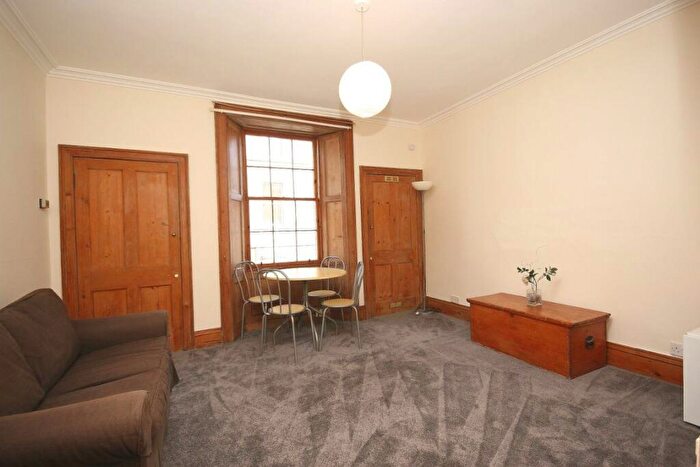 1 Bedroom Flat To Rent In William Street, West End, Edinburgh, EH3