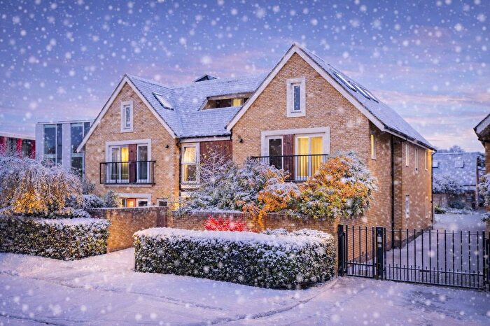 1 Bedroom Flat For Sale In Station Road, Beaconsfield, HP9