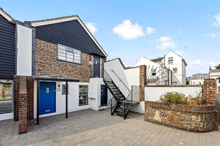 1 Bedroom Flat To Rent In Fishermans Mews, Selden Road, Worthing, BN11