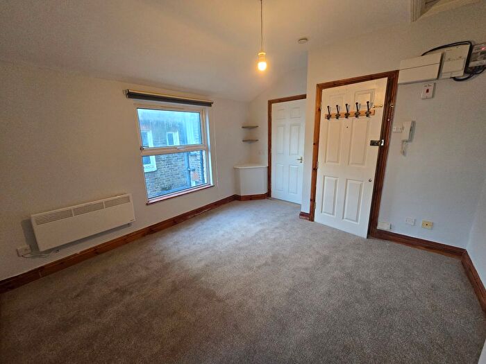 1 Bedroom Flat To Rent In London Road, London, SW17