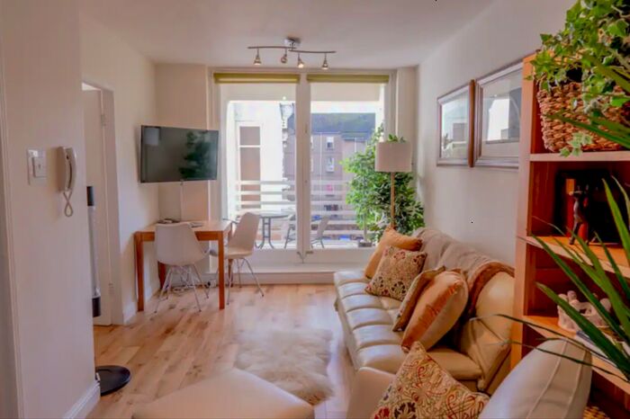 1 Bedroom Flat To Rent In Ingram Street, Glasgow, G1