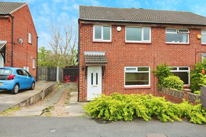 3 Bedroom Semi-Detached House To Rent In Hornbeam Way, Leeds, LS14