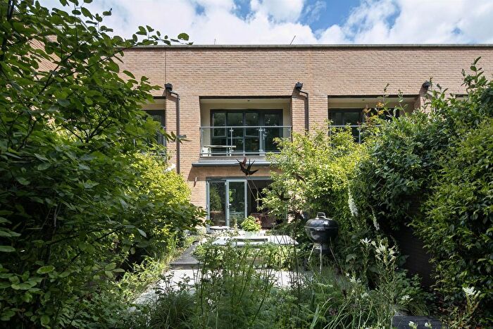 3 Bedroom Terraced House For Sale In Glenton Mews, Nunhead, SE15
