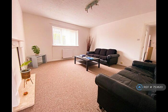2 Bedroom Flat To Rent In Bow (Near Roman Road), London, E3