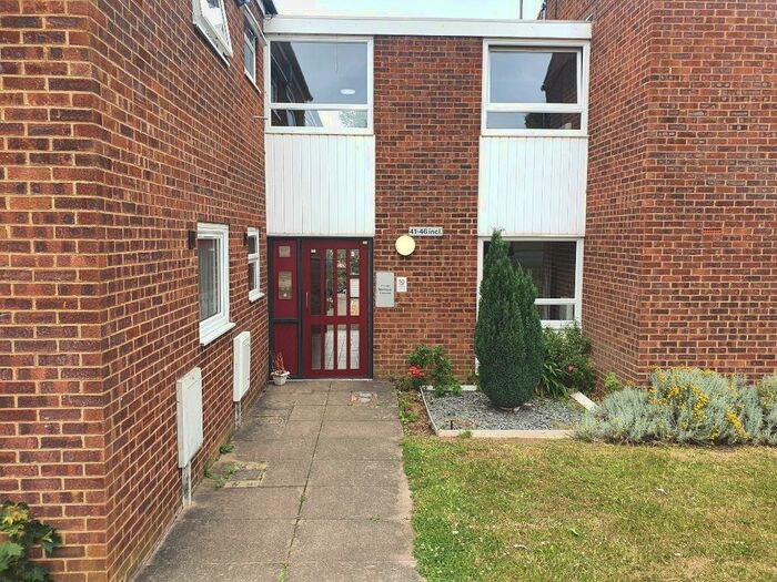 2 Bedroom Flat To Rent In Montague Crescent, Duston, Northampton, NN5