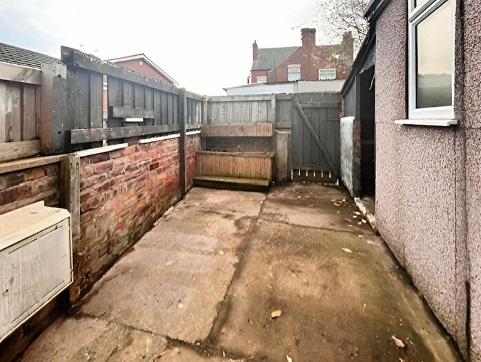 2 Bedroom End Of Terrace House To Rent In Meadow Lane, Stainforth, Doncaster, South Yorkshire, DN7