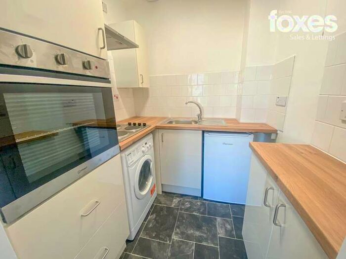 Flat To Rent In Crag Hall, 15-17 Durley Gardens, , BH2