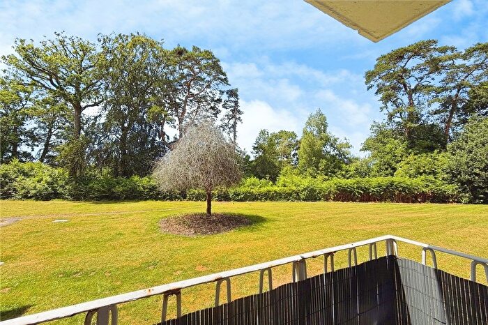 2 Bedroom Flat For Sale In Elleray Court, Ash Vale, Surrey, GU12