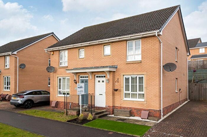 3 Bedroom Semi-Detached House For Sale In Hoggan Path, Longcroft, Bonnybridge, FK4