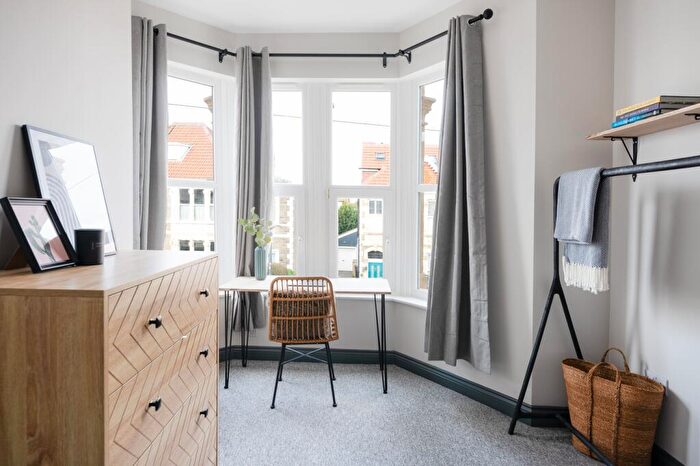 8 Bedroom House To Rent In Downend Road, Bristol, BS16