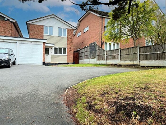 3 Bedroom Link Detached House To Rent In Rayleigh Road, Thundersley, SS7