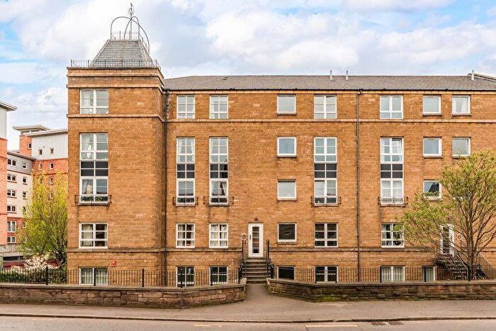 3 Bedroom Flat For Sale In Broughton Road, Edinburgh, EH7