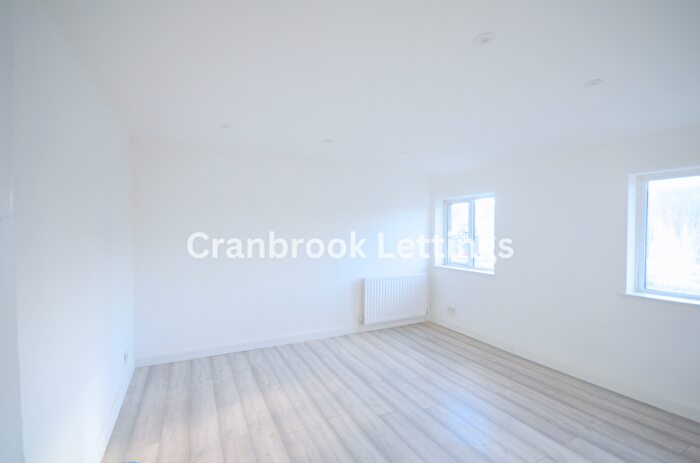 2 Bedroom Flat To Rent In Ilford, IG2
